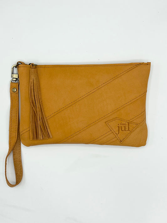 The LJ Clutch in Layered Apricot